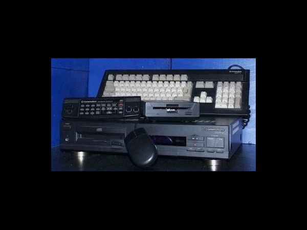 పూర్వ కాలం కంప్యూటర్లు (1970 - 2000)