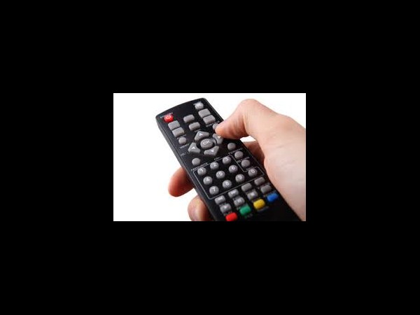 ల్యాప్‌టాప్ అలానే టీవీని ఆన్ చేయండి