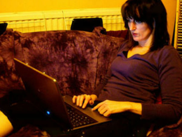 ఇంటర్నెట్‌కు యువత బానిస (10 ప్రమాద ఘంటికలు)