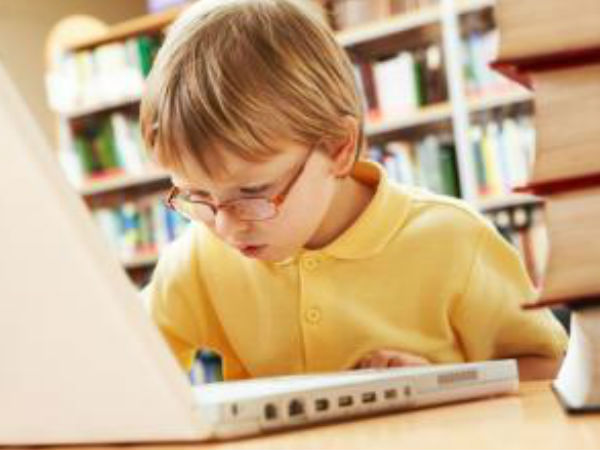 ఇంటర్నెట్‌కు యువత బానిస (10 ప్రమాద ఘంటికలు)