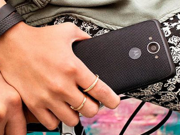 మోటరోలా మోటో టర్బో : 10 కూలెస్ట్ ఫీచర్లు