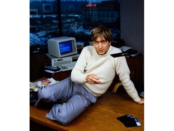 ప్రతి ఇంటికి కంప్యూటర్.. బిల్ గేట్స్ సంకల్పం