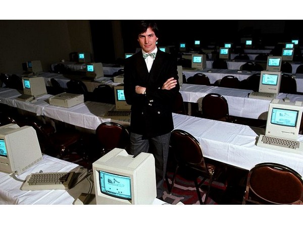  యాపిల్ కొత్త బయోగ్రఫీ... యువ లీడర్లకు ఎంతో స్పూర్తి