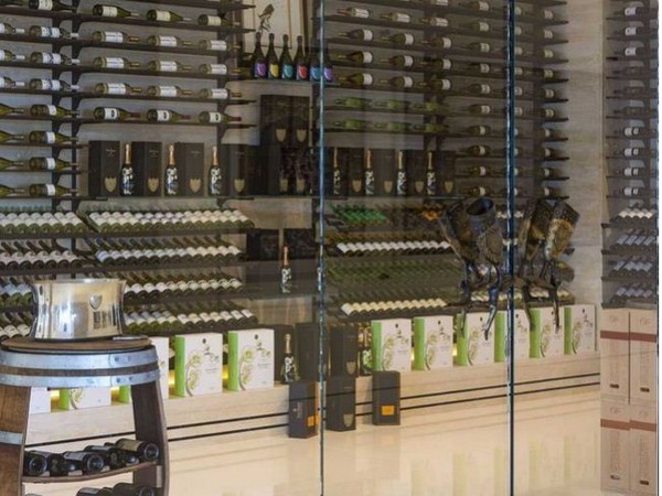 16,000 కోట్ల ఆస్తి... 438 కోట్ల భవంతి!