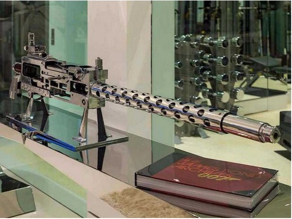 16,000 కోట్ల ఆస్తి... 438 కోట్ల భవంతి!