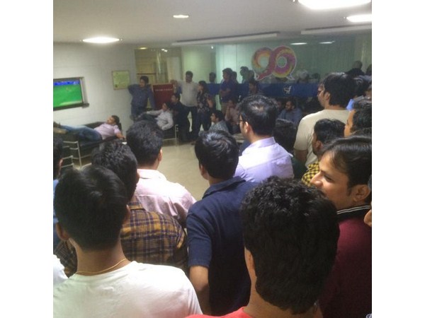  హోరెత్తిన క్రికెట్ అభిమానం.. గో ఇండియా గో