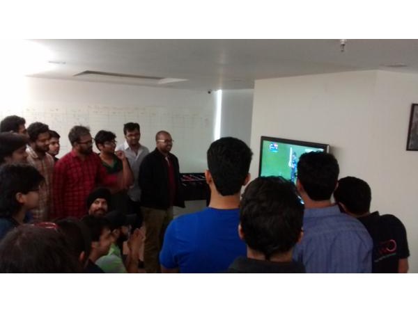  హోరెత్తిన క్రికెట్ అభిమానం.. గో ఇండియా గో