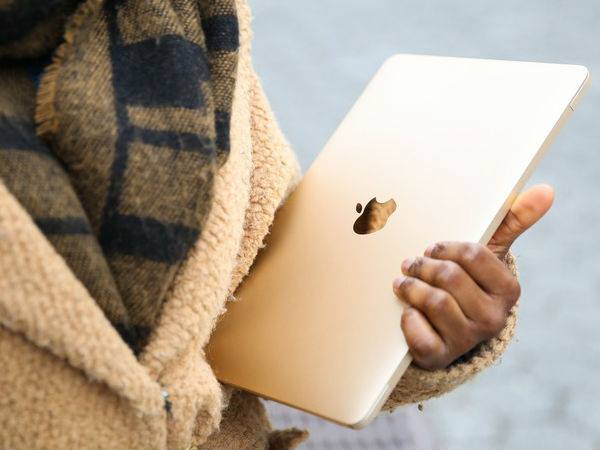 గోల్డ్ లుక్‌లో మెరిసిపోతున్న యాపిల్ కొత్త మ్యాక్‌బుక్‌