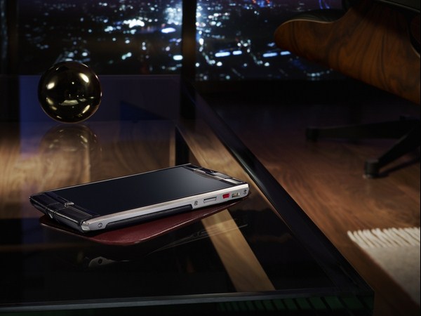 వెర్టు స్మార్ట్‌ఫోన్ లగ్జరీ లుక్ అదరహో!