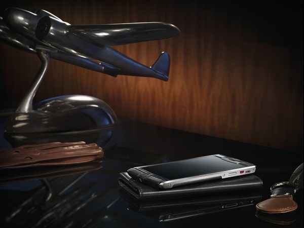 వెర్టు స్మార్ట్‌ఫోన్ లగ్జరీ లుక్ అదరహో!