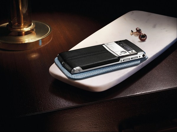 వెర్టు స్మార్ట్‌ఫోన్ లగ్జరీ లుక్ అదరహో!