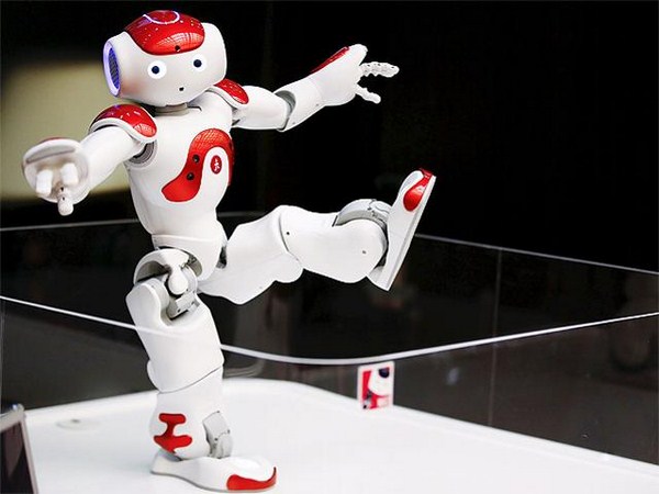 జపాన్ బ్యాంక్‌లో రోబోట్ ఉద్యోగులు