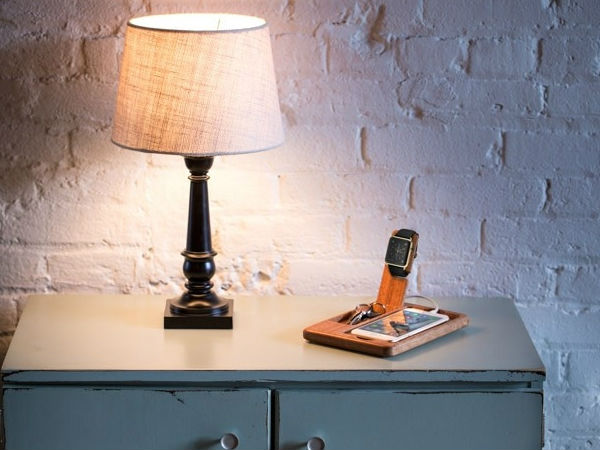 అలరిస్తోన్న యాపిల్ వాచ్ స్టాండ్స్