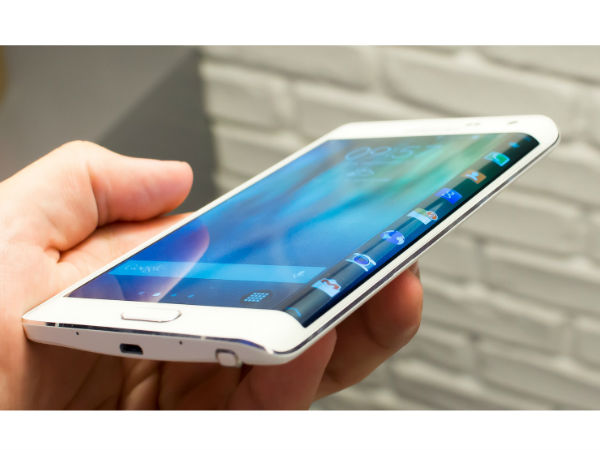 స్మార్ట్‌ఫోన్‌లు... భిన్నమైన డిజైనింగ్ లుక్‌‍తో 