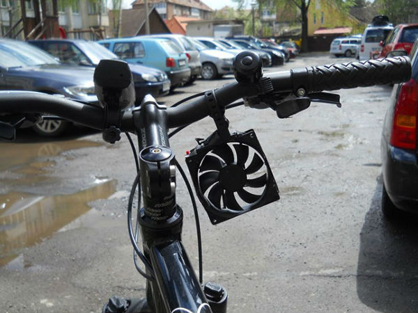 డీఐవై విండ్ టర్బైన్ సెల్‌ఫోన్ ఛార్జర్ తయారీ దృశ్యాలు