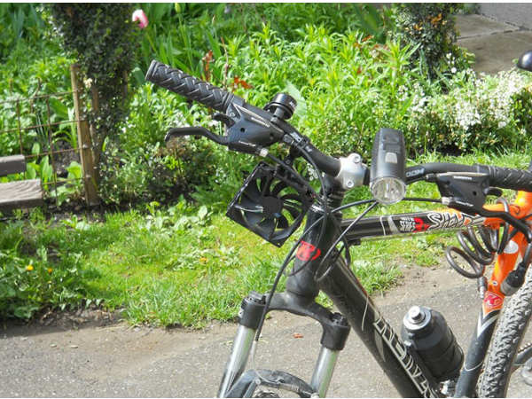 డీఐవై విండ్ టర్బైన్ సెల్‌ఫోన్ ఛార్జర్ తయారీ దృశ్యాలు