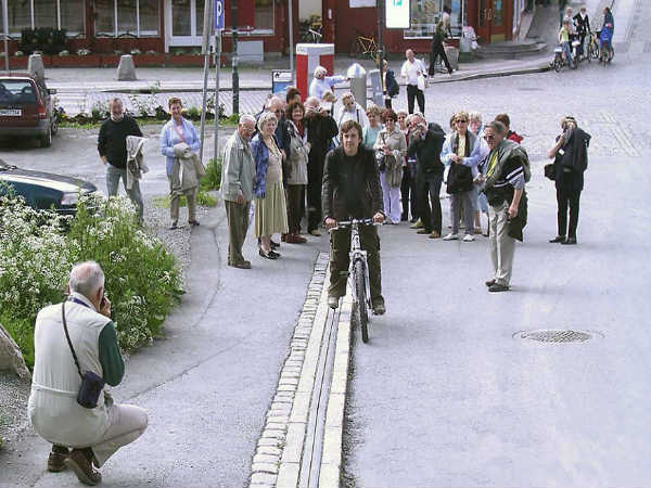 ప్రపంచపు మొట్టమొదటి బైక్ ఎస్కలేటర్