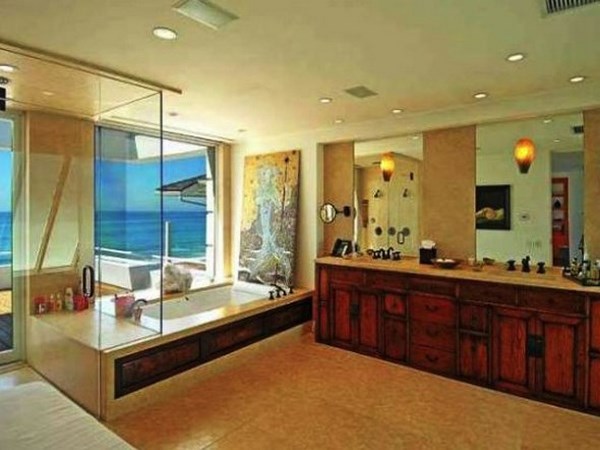 టెక్నాలజీ ప్రముఖల విహార స్థావరాలు 