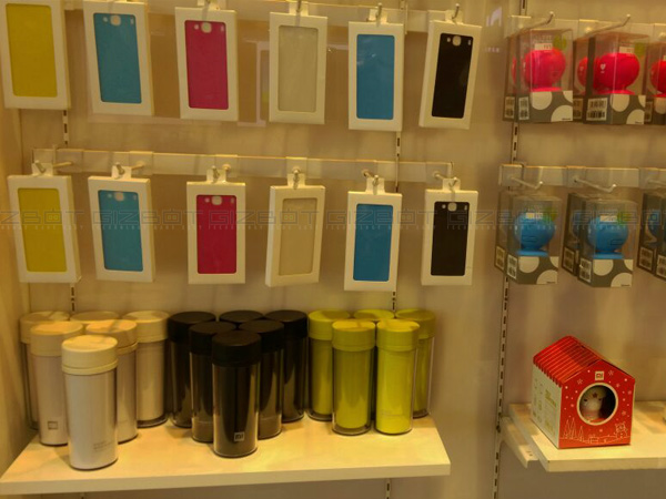 అధునాతన సౌకర్యాలతో చైనాలోని ఓ షియోమీ స్టోర్ 