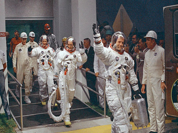 చంద్రుడి పై తొలి అడుగు.. నేటితో 46 సంవత్సరాలు