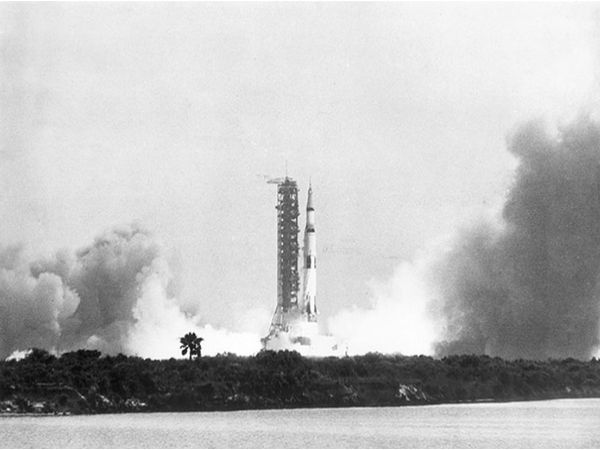 చంద్రుడి పై తొలి అడుగు.. నేటితో 46 సంవత్సరాలు