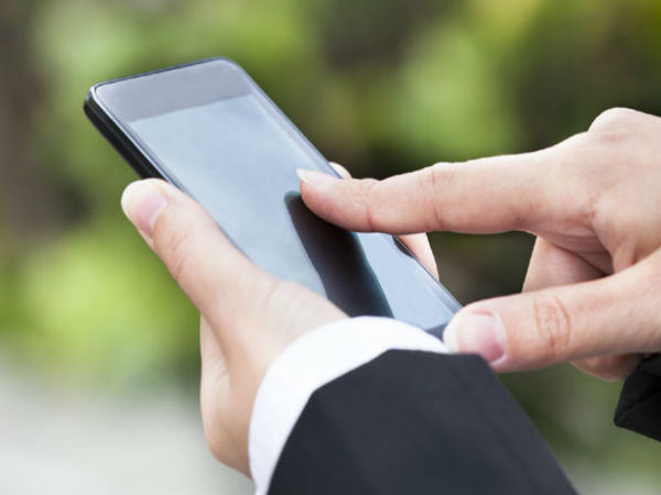 స్మార్ట్‌ఫోన్ లేకుండా మీరు జీవించలేకపోతున్నారనటానికి 10 సంకేతాలు