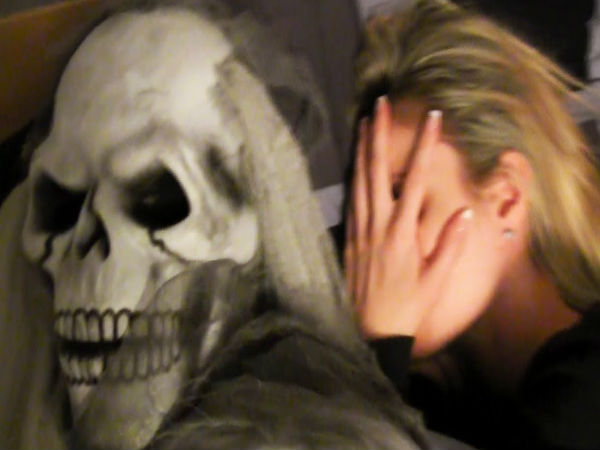 ఇంటర్నెట్‌లో హల్‌చల్ చేస్తున్న పలు భయానక గోస్ట్ ప్రాంక్స్‌