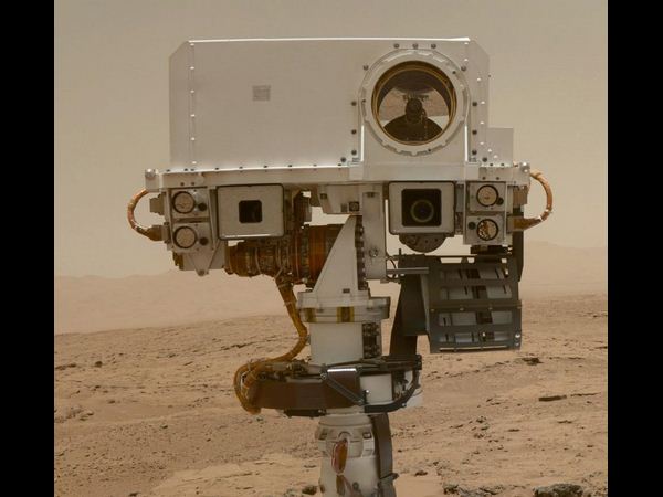 అంగారకుడి పై పరిశోధనాలు సాగిస్తోన్న క్యూరియాసిటీ మార్స్ రోవర్