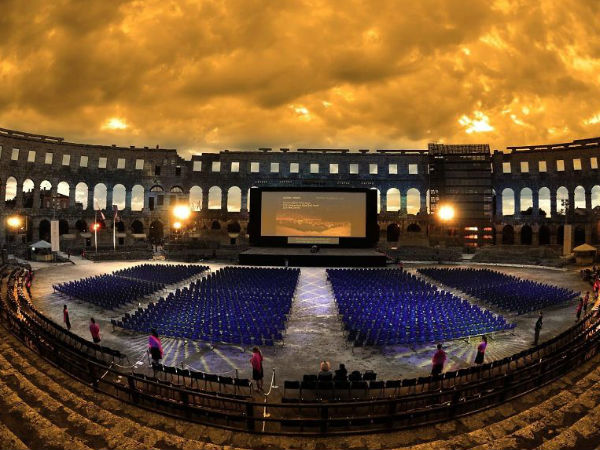 కొత్తదనం నిండిన క్రియేటివ్ బిగ్ స్ర్కీన్స్