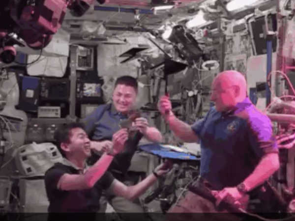 అంతరిక్షంలో పాలకూర టేస్ట్ అదుర్స్   