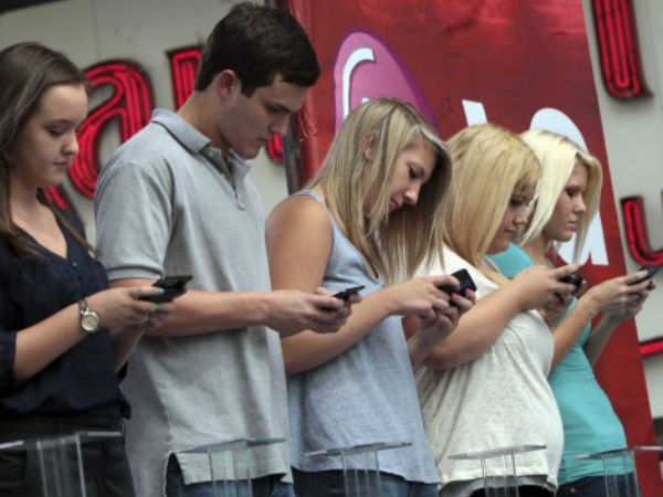 పొరపాటున ఫోన్ ఇంట్లో మరిచిపోయి ఆఫీసుకు వచ్చేస్తే