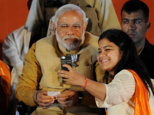 మోడీజీ..మీ సెల్పీ కథ అదిరింది. 