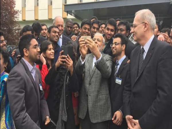 మోడీజీ..మీ సెల్పీ కథ అదిరింది. 