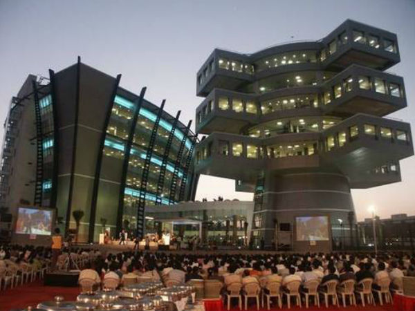 ప్రముఖ పట్టణాల్లో ఏర్పాటు చేయబడిన 20 అద్భుతైన ఐటీ పార్కులు