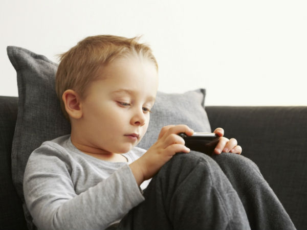 	పిల్లలకు స్మార్ట్‌ఫోన్ అలవాటు చేస్తున్నారా..?