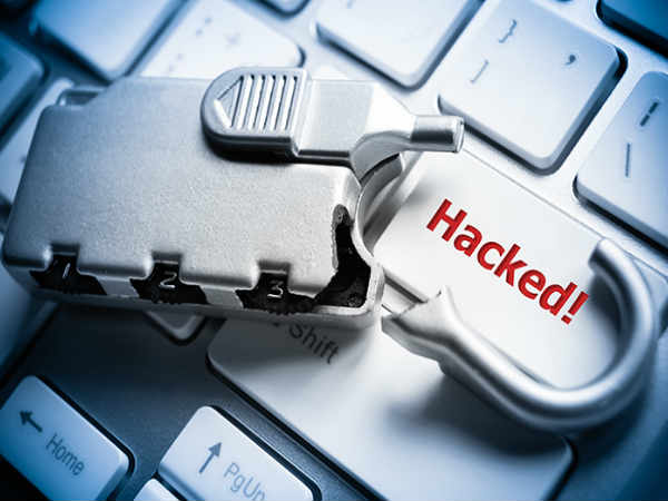 మూడు నెలల ముందు నుంచే బెదిరింపులు 