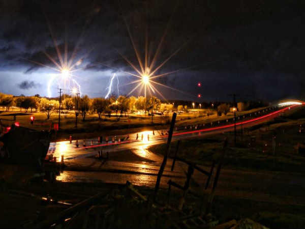 చిన్న చిన్న మంచుకణాలు పిడుగులు