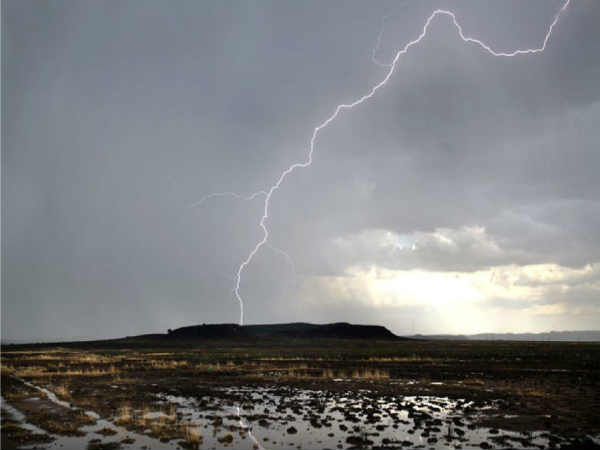 వేగంగా కదిలే మబ్బుల వల్ల పిడుగులు