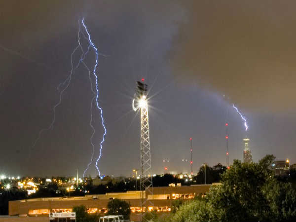 118 మైళ్లు ప్రయాణించిన పిడుగు