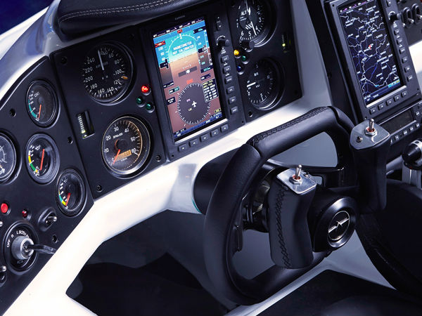 ఎగిరే కార్లతో ఎంజాయ్ చేయండి  