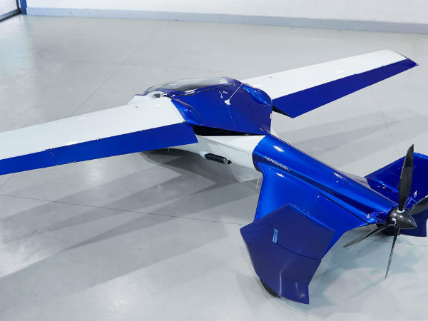 ఎగిరే కార్లతో ఎంజాయ్ చేయండి  