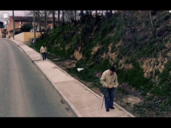 అనుమానాస్పద గూగుల్ స్ట్రీట్ వ్యూ ఫోటోలు