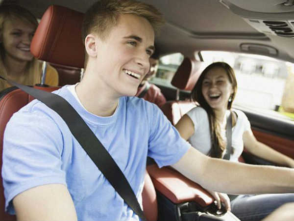 నిర్లక్ష్యపు డ్రైవింగ్‌కు చెక్‌