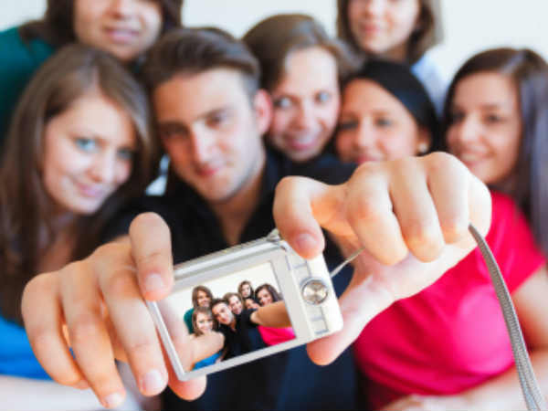 అత్యధికంగా సెల్ఫీ తీసుకోవడం ద్వారా మానసిక సమస్యలు 