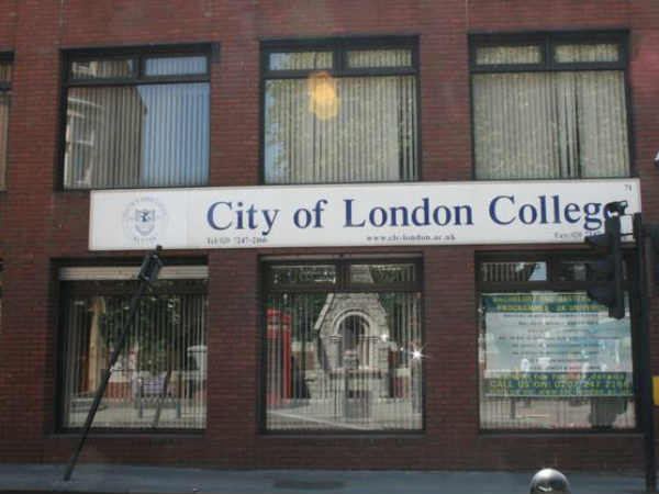 లండన్ కాలేజీలో కూడా సెల్పీ క్లాసులు 