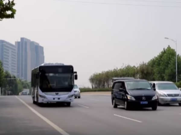 అటోమేటిగ్గా దానిపాటికదే స్లో 