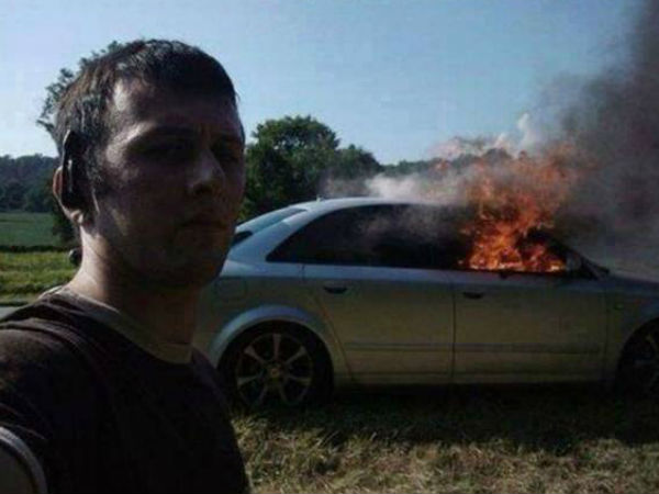 సెల్పీలతో తెగ ఖుషీ