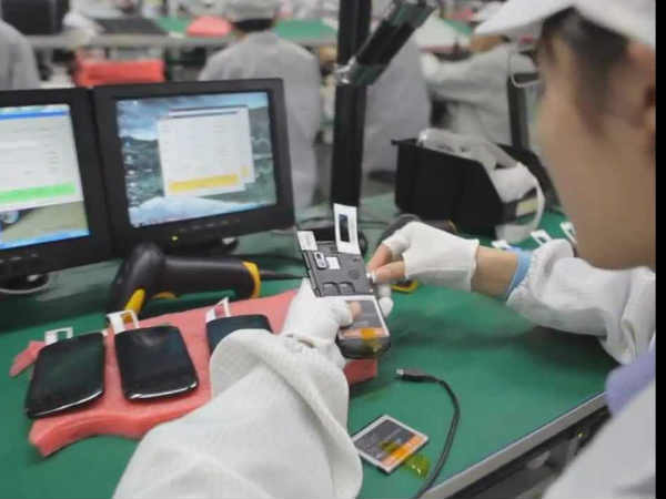 డిక్సన్‌ టెక్నాలజీతోనూ ఒప్పందం