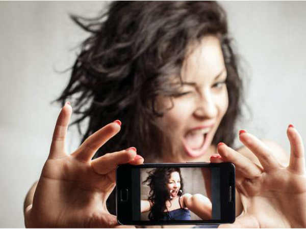 ఎప్పటికప్పుడు తీసిన ఫోటోలను పోస్ట్ చేసే అవకాశం