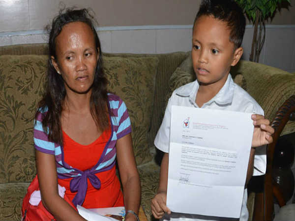 పేదరికం వెక్కిరిస్తే.. మానవత్వం ఆదరించింది